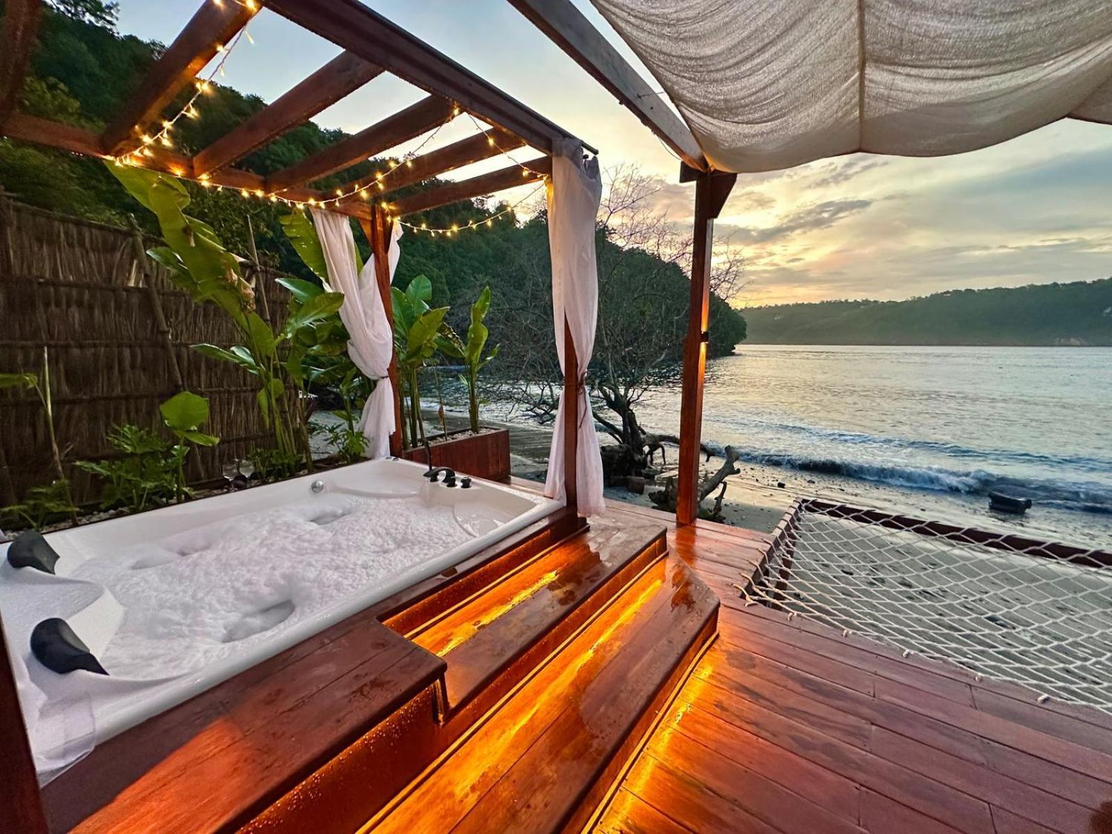 Beachfront Luxury Dome Villas - Gamat Bay Resort Nusa Penida Εξωτερικό φωτογραφία