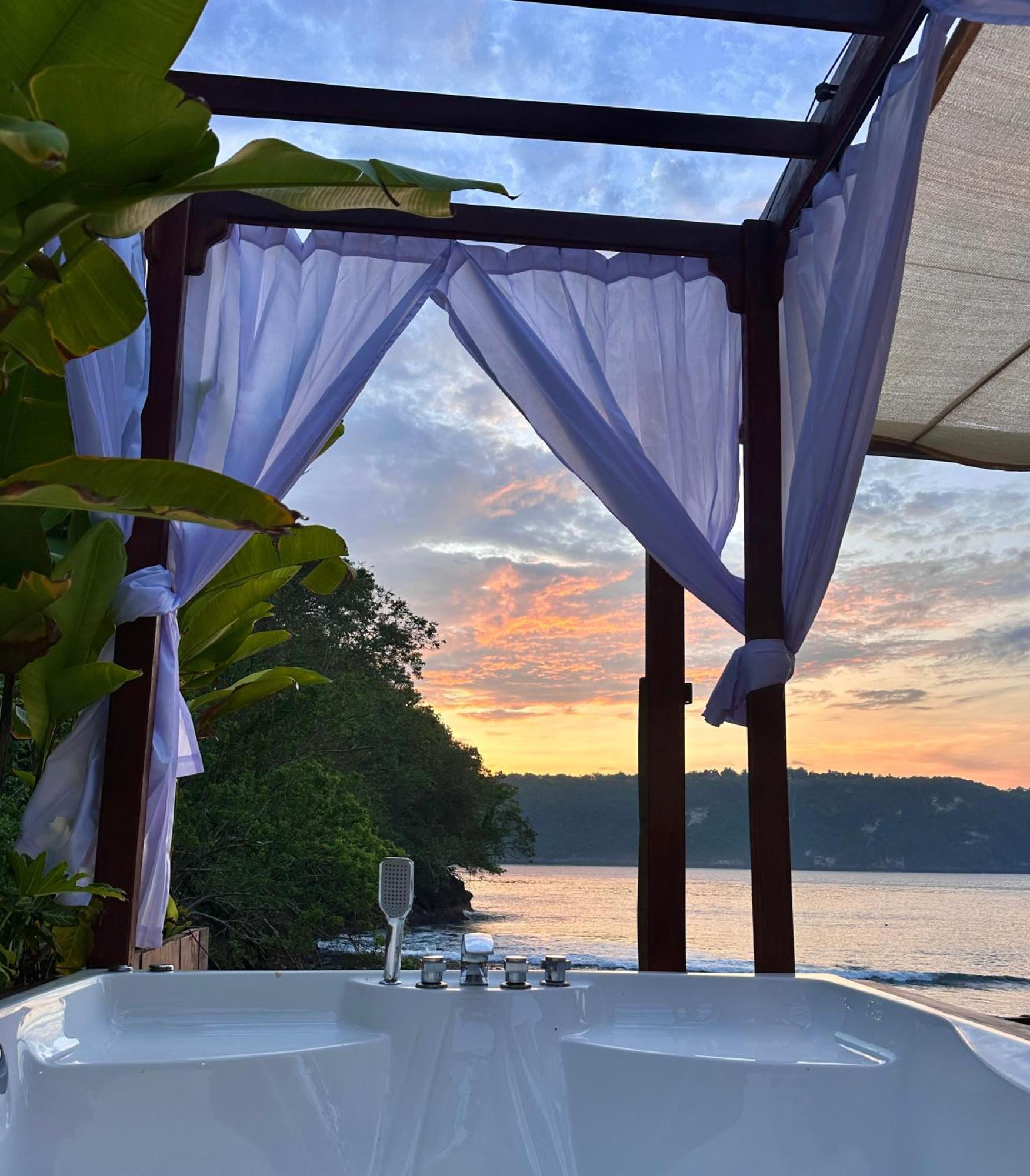 Beachfront Luxury Dome Villas - Gamat Bay Resort Nusa Penida Δωμάτιο φωτογραφία